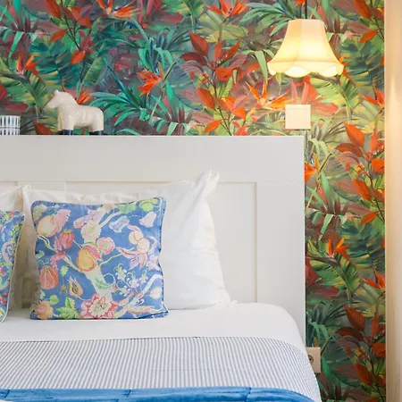 Principe Real Beautiful 3 Bedroom Flat * Lisbon