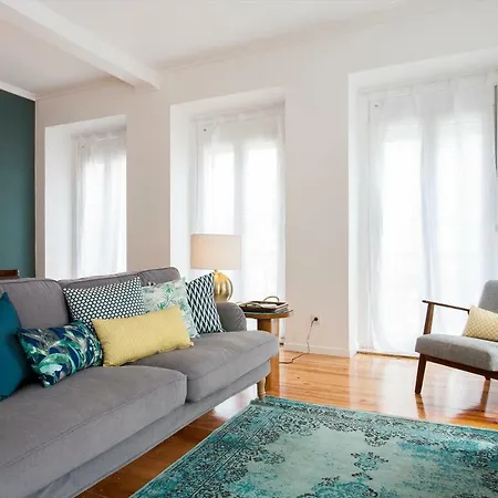 Principe Real Beautiful 3 Bedroom Flat Lisbon