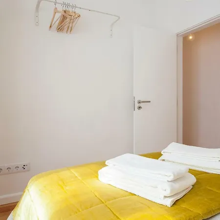 Principe Real Beautiful 3 Bedroom Flat