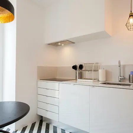 Principe Real Beautiful 3 Bedroom Flat Lizbona