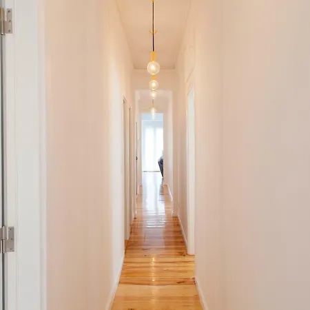 Principe Real Beautiful 3 Bedroom Flat * Lizbona
