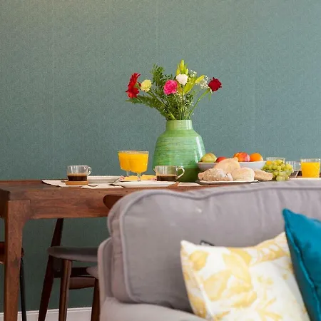 Principe Real Beautiful 3 Bedroom Flat * Lizbona