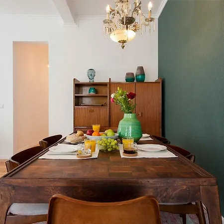 Principe Real Beautiful 3 Bedroom Flat