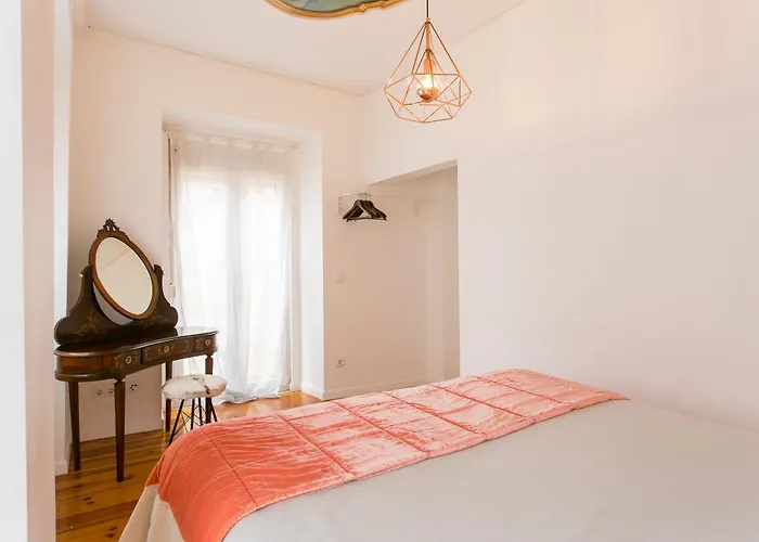 Principe Real Beautiful 3 Bedroom Flat アパート リスボン