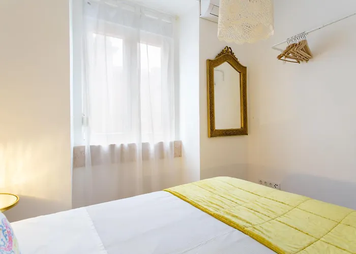 Principe Real Beautiful 3 Bedroom Flat アパート *