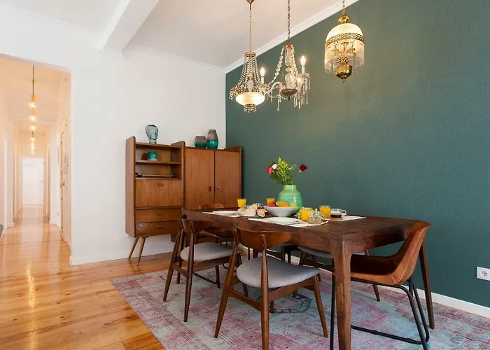Principe Real Beautiful 3 Bedroom Flat *