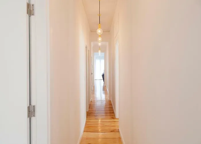 Principe Real Beautiful 3 Bedroom Flat * Lisboa