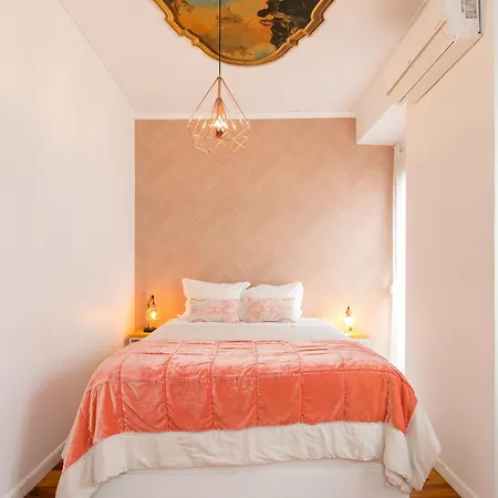 Principe Real Beautiful 3 Bedroom Flat ליסבון